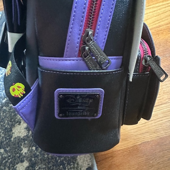 Loungefly Disney Snow White villains mini backpack - Picture 4 of 4